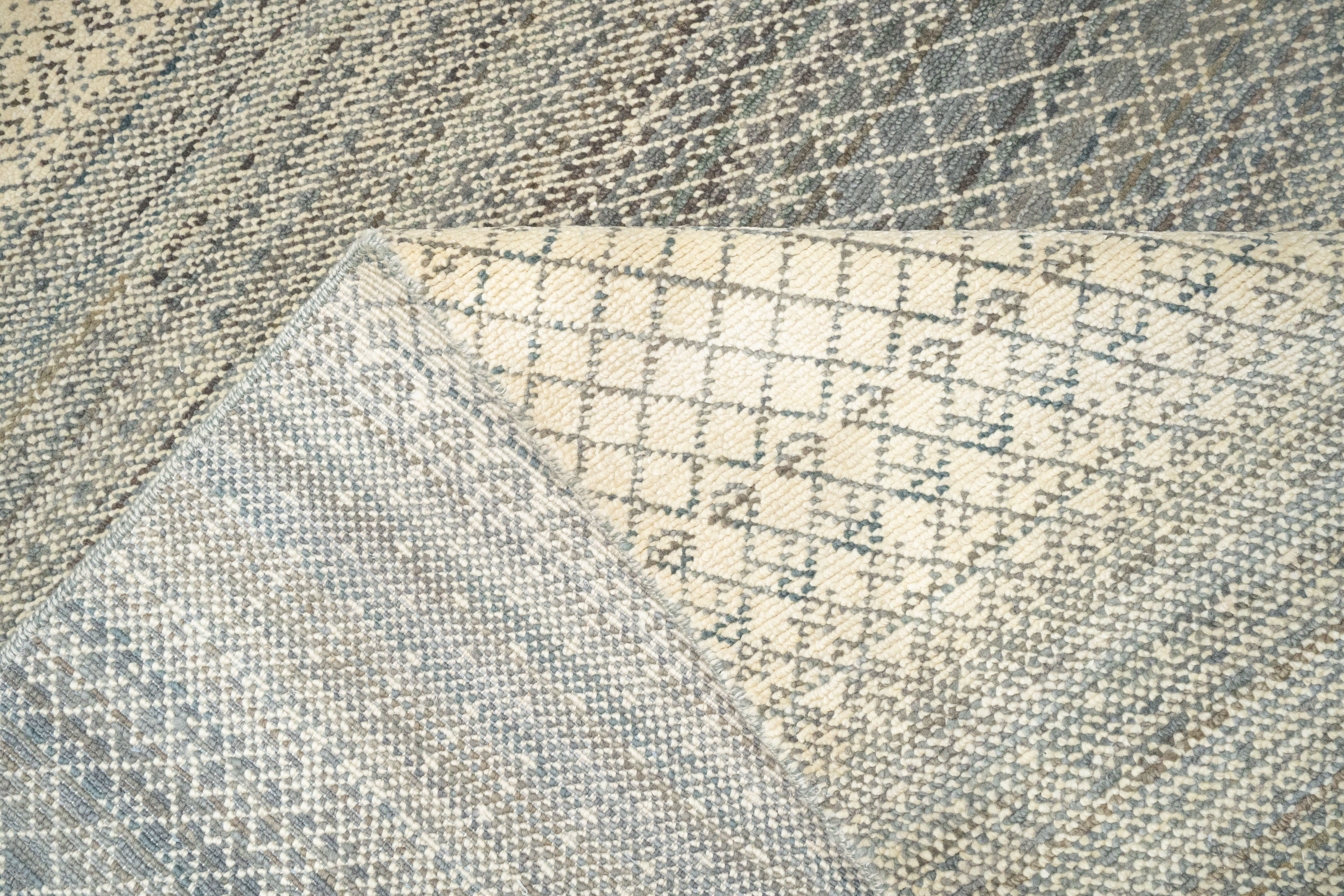 Handknotted Carpet, DIA- 434 DCM, Grey &Ivory